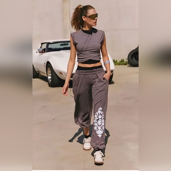 NWT FP Movement Hot Shot Logo Crossover Set Dark Shadow - Picture 2 of 15